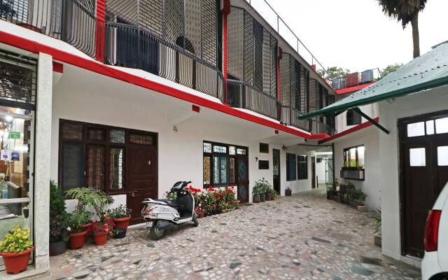 OYO 13908 Hotel India