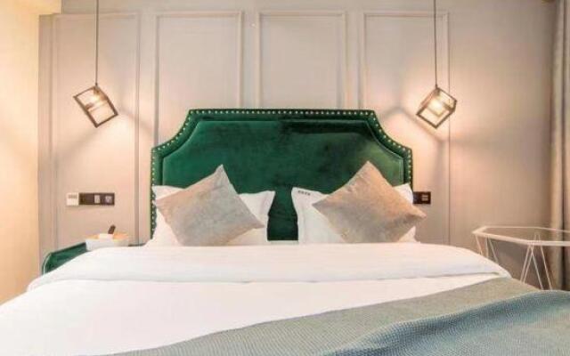 Xiangjiang Xiaozhu Hotel (Changsha Wuyi Plaza)