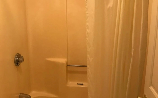 Four Seasons Motor Inn