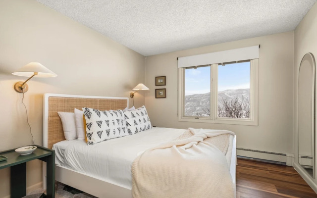 Oak Ridge Retreat by Snowmass Vacations