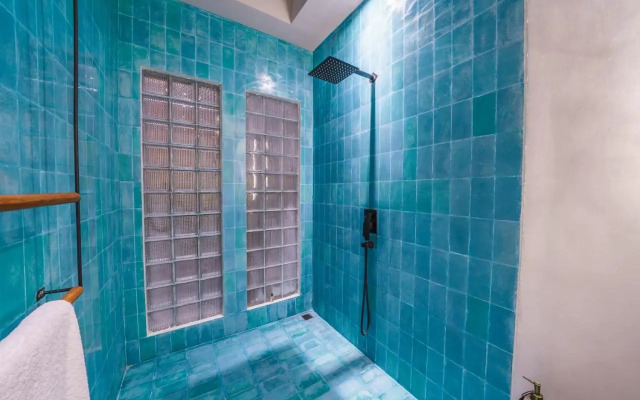 Villa Mango 3 - Amazing 4-bdr Villa in Berawa ! PERFECT LOCATION !
