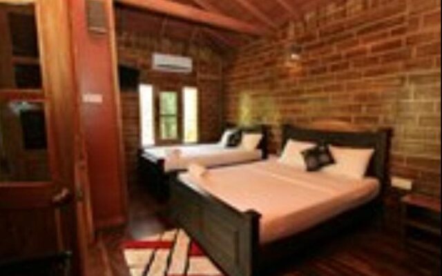 Mutu Village treehouse tourist board approved bungalow