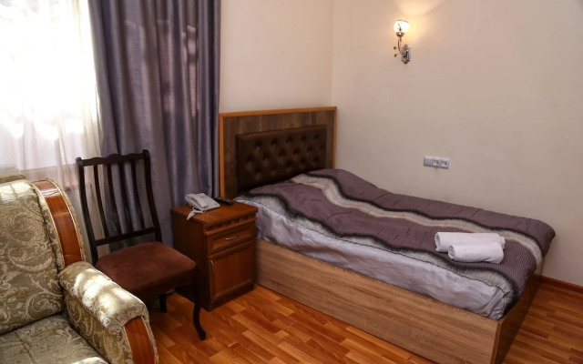 Lara Hotel