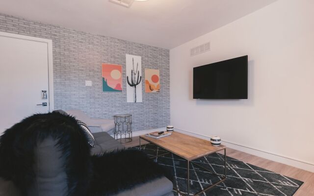 WanderJaunt Apts near Roosevelt Row