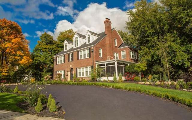 Knob Hill Bed & Breakfast
