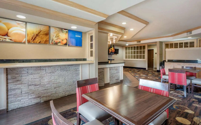 Comfort Suites Marion North