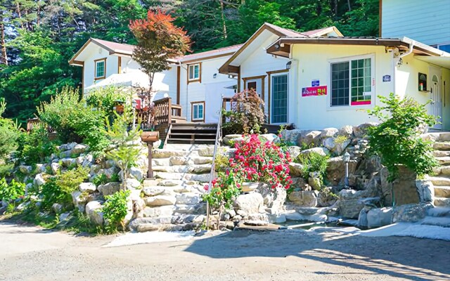 Uljin Akasia Pension