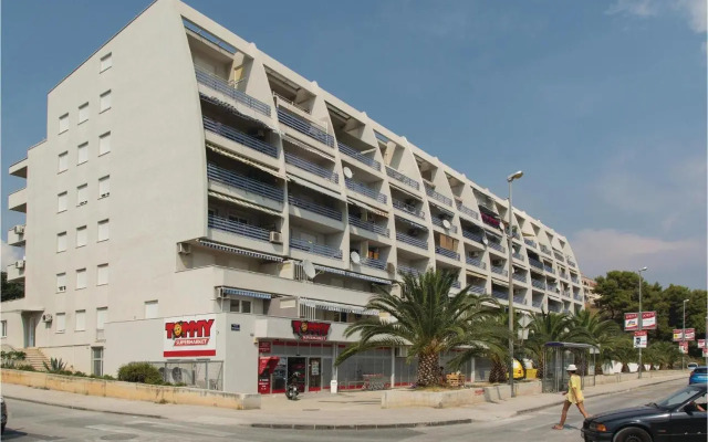 Apartment Split with Sea View 04