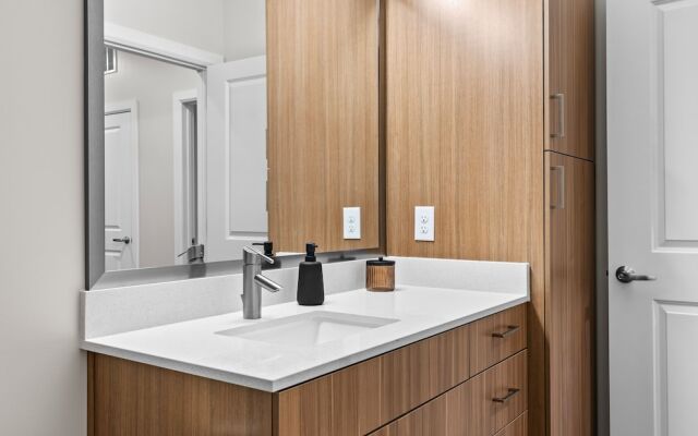 Midnight Manor Penthouse Suite The Gulch