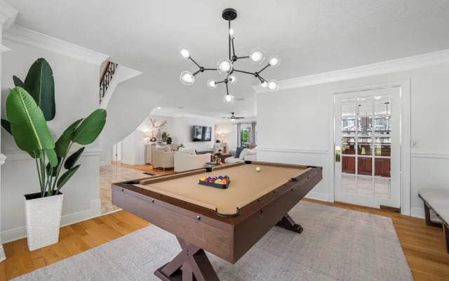 Exquisite Villa With Pool&games- 18 Guests