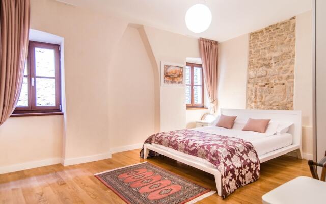 Completely Renovated Traditional Istrian Stone House Villa Bale-valle
