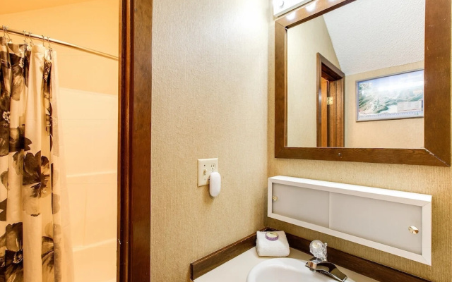 Snowater Condo 59 - A Great Family Condo With a Cabin Feel