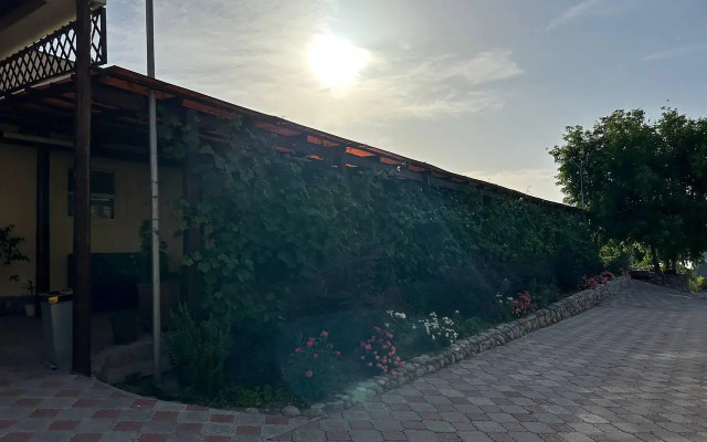 Sultan Kyzyl-Kia (Султан Кызыл-Кия)