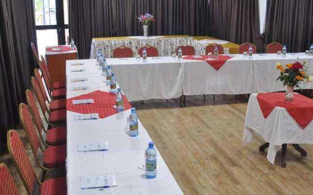 Maxoil Hotel