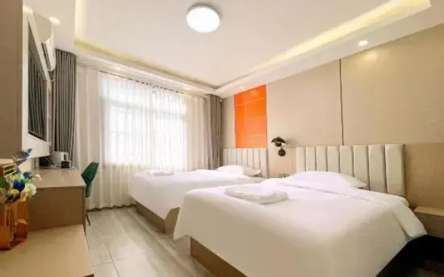 Gangsha Hotel (Wuhan Caidian Economic Development Zone Zhashan Square Branch)