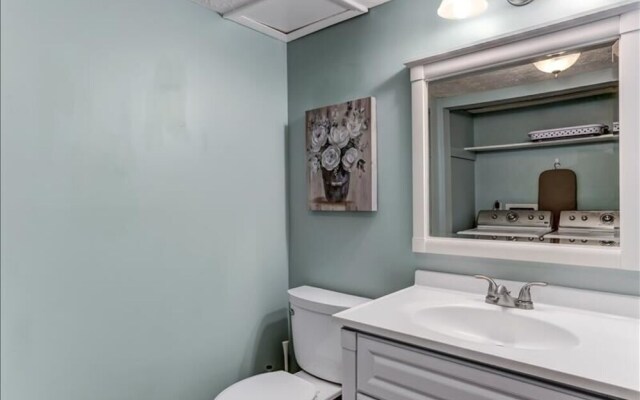 Fernandina Shores Condo with Private Balcony and Access to Pool by RedAwning