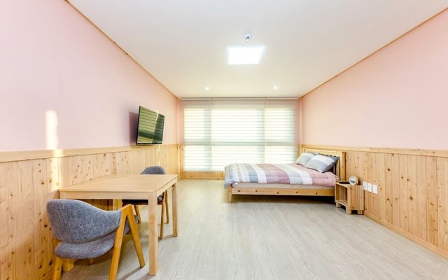 Jeju Dolce Pension and Guest House