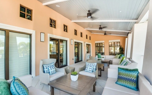 Phenomenal 8B 1810s Villa with Pool, Spa & Movie Theater