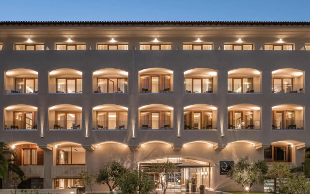 Theartemis Palace