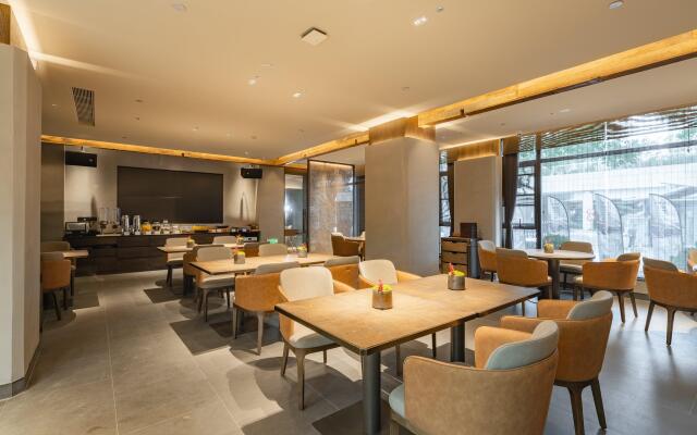 Holiday Inn Express Shanghai Expo Centre by IHG