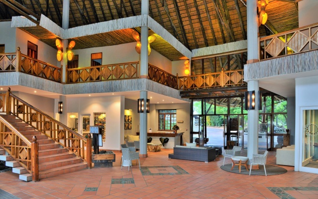Cresta Mowana Safari Resort & Spa