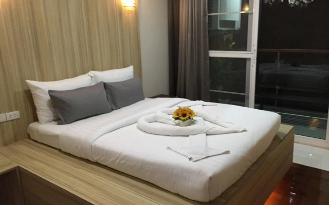 D Box Hostel
