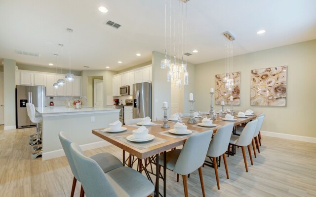 Solterra - 7004 Oak Wood Street