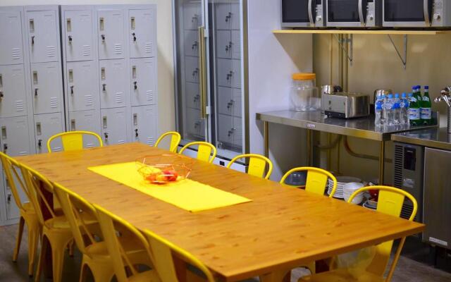 Cozzystay Hostel