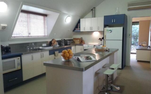 Deedy's Nest -Couple's Retreat at Mystery Bay