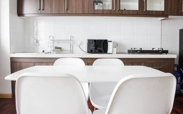 Modern & Gorgeous 2BR Apartment at Newton Residence