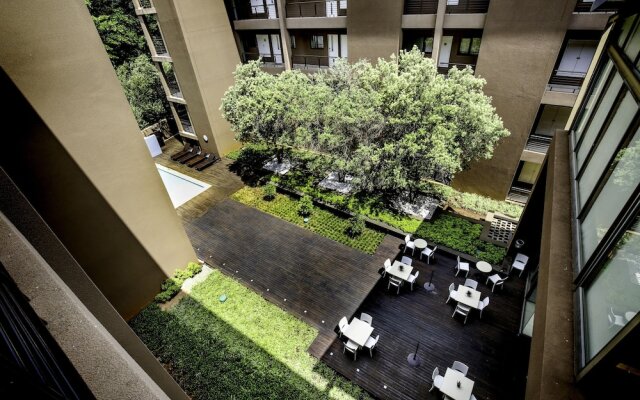 Urban Hip Hotels - The Nicol