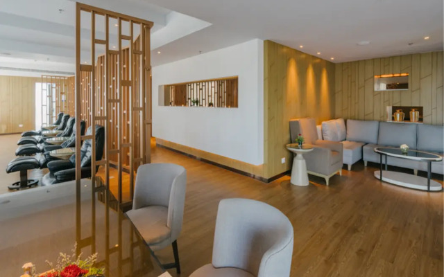 Novotel Phuket City Phokeethra Hotel