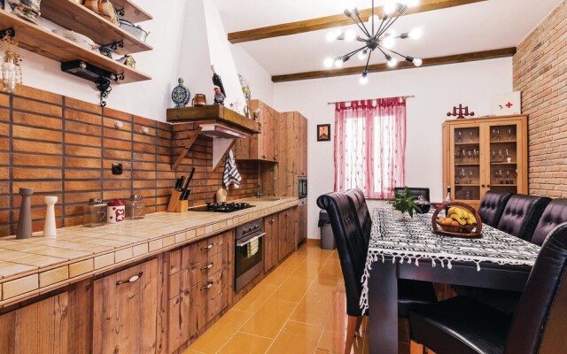 Amazing Home in Zadar With Sauna, Wifi and Outdoor Swimming Pool