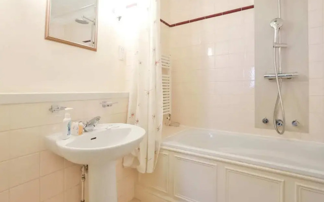 Spacious House in Marylebone [VR]