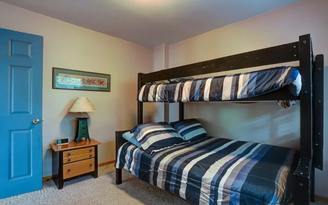 Huckleberry  3 Bedroom Home by RedAwning
