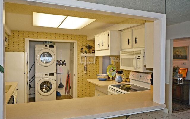 Shoreline 3044 Condo by RedAwning