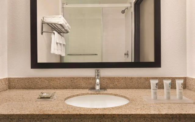 Country Inn & Suites by Radisson, Eagan, MN