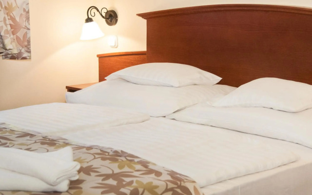 Klastrom Hotel