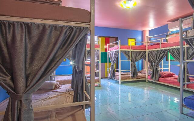 OYO 586 I Hostel Phuket