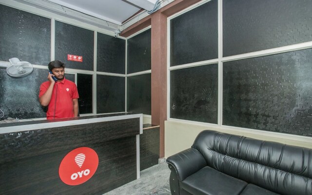 OYO 12840 Sri Guru Residency