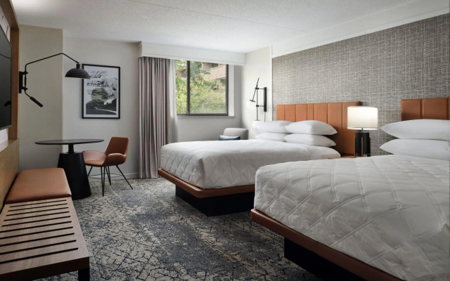 Sheraton Grand Rapids Airport Hotel