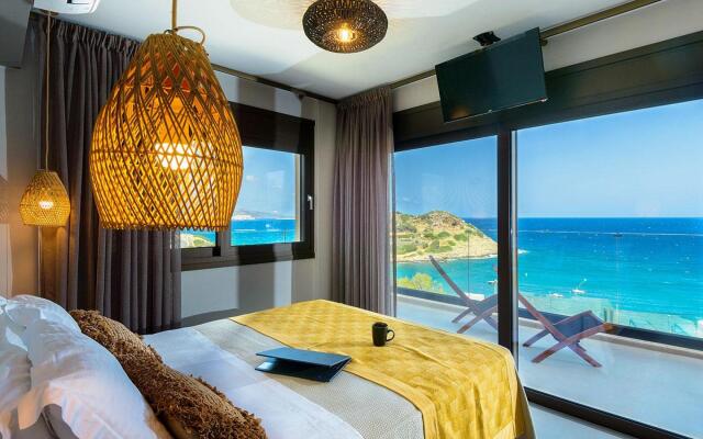 Beachfront 2 Bedroom Villa With Jacuzzi