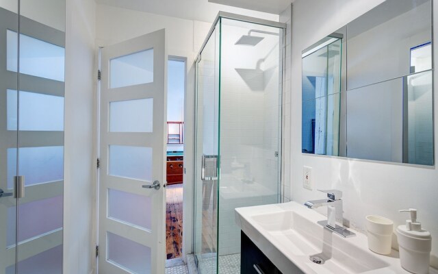 Bachelor Pad by Hometrotting
