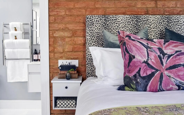 Pineapple House Boutique Hotel