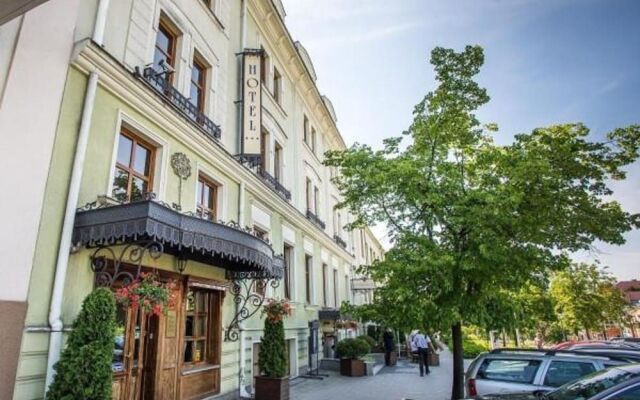hotelImage