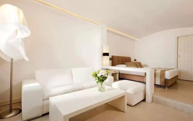 Galaxy Suites & Villas