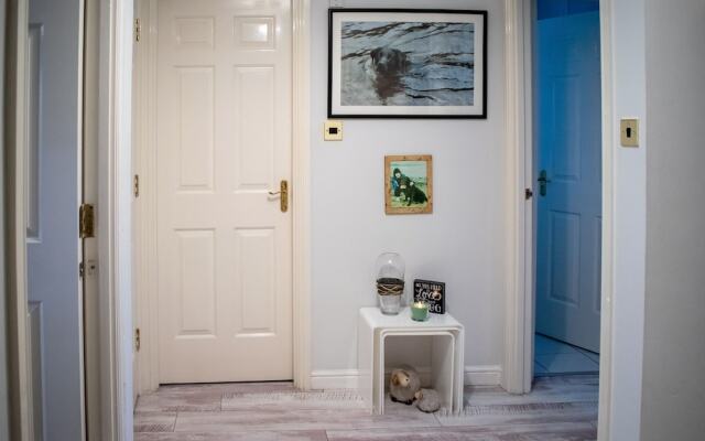 Homely 2 Bedroom Flat in Bonnington