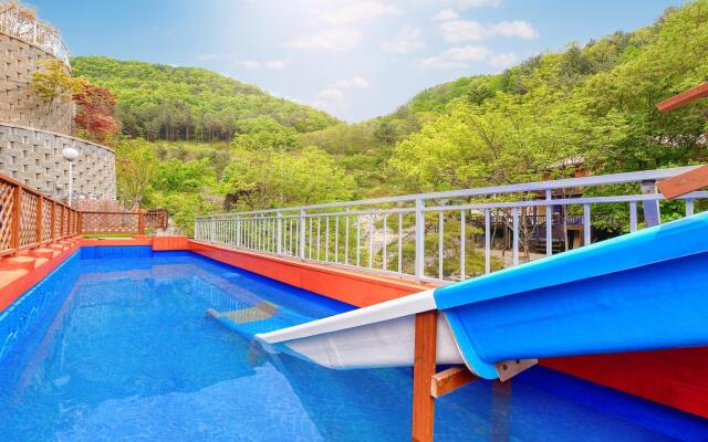 Gapyeong Calbongsan Pension