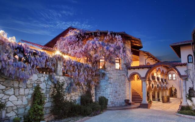 Vinifera Vineyards Hotel