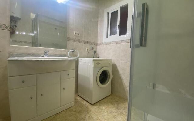 R132 Apartment with air conditioner 50m from the beach